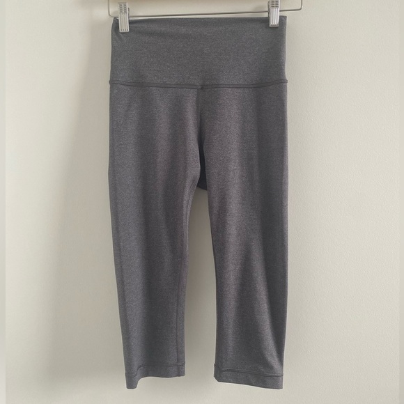 Lululemon Wunder Under High-Rise 1/2 Tight 17" Size 6 In Heathered Black - Picture 6 of 10